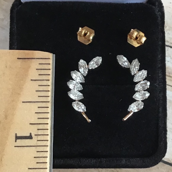 Elegant Pierced Earrings Vintage Gold Tone & Rhinestone - Picture 14 of 16